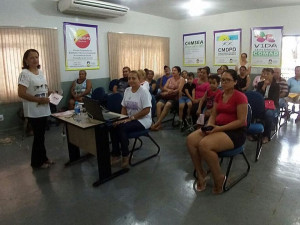 Reunião socioeducativa no Cras Central discutiu protagonismo das mulheres douradenses