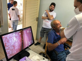 Dentistas atendem 5 mil idosos em ação social