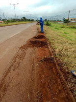 Prefeitura realiza manutenção da Avenida Guaicurus