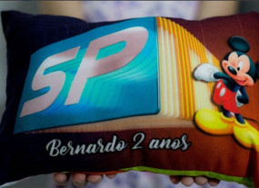 Mãe escolhe como tema Telejornal para festa do filho de 2 anos
