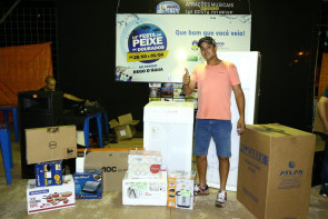 ​Festa do Peixe: Morador fisga peixe de 5,3 kg e leva mobília para casa