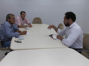 O vereador Cirilo Ramão com o promotor federal e Cido Medeiros