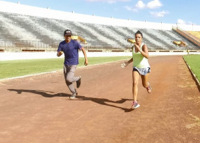 Prefeita Délia visita projeto paralímpico no Douradão