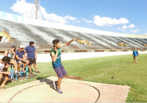 Prefeita Délia visita projeto paralímpico no Douradão