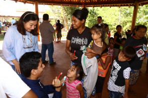 DIA DO ÍNDIO:    Prefeita Délia é recebida com  festa pela comunidade indígena