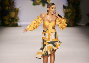 Anitta faz abertura do desfile do SPFW
