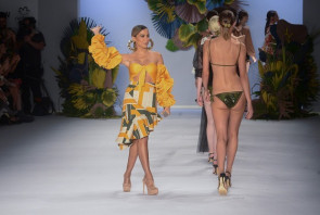 Anitta faz abertura do desfile do SPFW