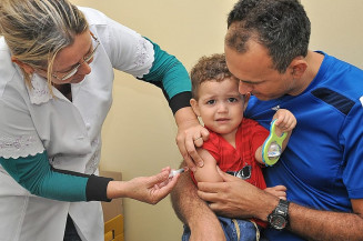 Nesta primeira etapa, de 25 de abril a 11 de maio a vacinação será para crianças de 6 meses a menores de 5 anos, gestantes, puérperas e trabalhadores da saúde