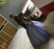 Debutante convida policiais para participarem de sua festa
