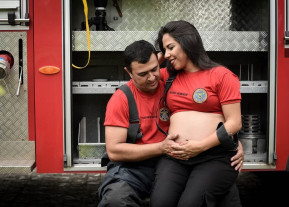 Grávida de 7 meses faz ensaio fotográfico temático no quartel em PE