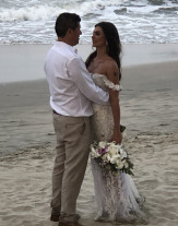 Filha de Datena se casou na praia