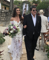 Filha de Datena se casou na praia