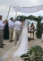 Filha de Datena se casou na praia
