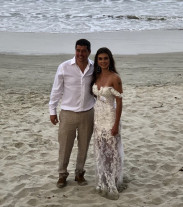 Filha de Datena se casou na praia