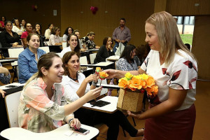 A chefe de Gabinete Darlé Pacheco representou a prefeita Délia na homenagem às mães