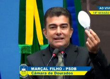 Marçal filho usa tributa para falar sobre iluminação publica