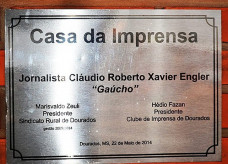 Placa inaugurada na antiga Casa da Imprensa, em maio de 2014 em homenagem ao jornalista Claudio Xavier