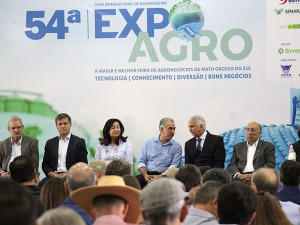 Diretoria do Sindicato Rural de Dourados abriu Expoagro 2018 com promessa de realizar uma grande feira, mas faltou competência e respeito ao público