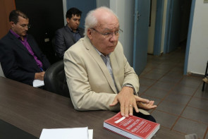 Procon reúne revendedores de combustíveis  e recomenda redução no preço da gasolina