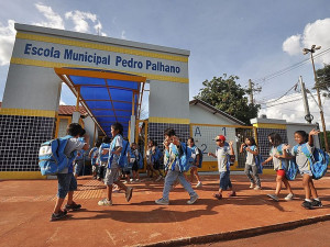 Aulas na rede municipal retomaram ritmo normal em Dourados nesta segunda-feira