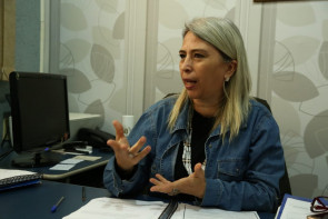 Escola Joaquim Murtinho mantém Muro da Solidariedade para doação de roupas e agasalhos