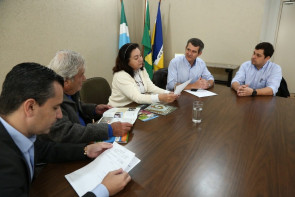 Prefeita recebe investidores que preparam instalação de Centro Logístico de insumos