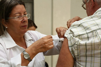 Saúde tem 40 salas para vacinação nos postos de saúde da cidade