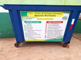 Imam entrega contêiner para entrega voluntária  de material reciclável na escola de Indápolis