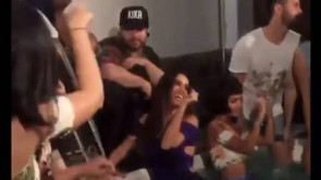 Anitta grava clipe na casa onde foi criada no subúrbio