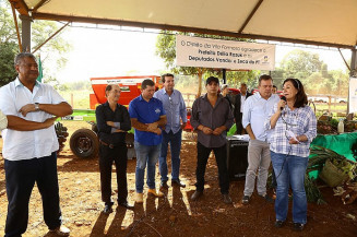 Prefeita Délia Razuk destacou o empenho de parlamentares e o trabalho dos agricultores familiares