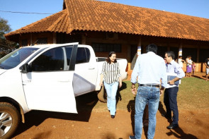 Prefeita Délia entrega veículo para  potencializar atendimento no Cras Indígena