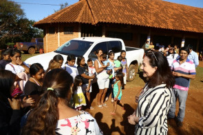 Prefeita Délia entrega veículo para  potencializar atendimento no Cras Indígena