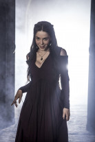 Elenco de 'Deus Salve o Rei' grava clipe de funk com paródia sobre a novela