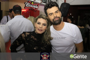 Tequileiro reúne família e amigos em comemoração de seu aniversário