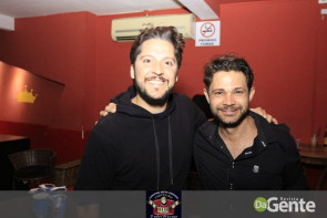 Tequileiro reúne família e amigos em comemoração de seu aniversário