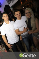 Tequileiro reúne família e amigos em comemoração de seu aniversário