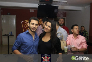 Tequileiro reúne família e amigos em comemoração de seu aniversário