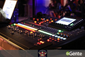 Tequileiro reúne família e amigos em comemoração de seu aniversário