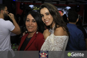 Tequileiro reúne família e amigos em comemoração de seu aniversário