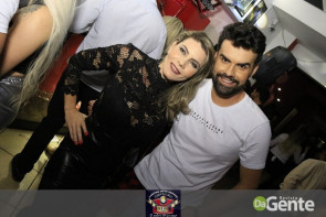 Tequileiro reúne família e amigos em comemoração de seu aniversário