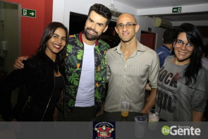 Tequileiro reúne família e amigos em comemoração de seu aniversário