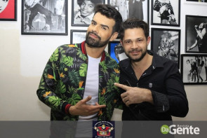 Tequileiro reúne família e amigos em comemoração de seu aniversário