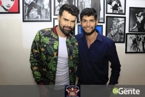 Tequileiro reúne família e amigos em comemoração de seu aniversário