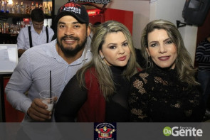 Tequileiro reúne família e amigos em comemoração de seu aniversário