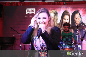 Tequileiro reúne família e amigos em comemoração de seu aniversário