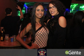 Tequileiro reúne família e amigos em comemoração de seu aniversário