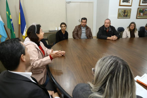 Prefeita Délia atende o Sindicato dos Professores