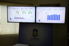 Prefeita conhece ferramenta para consulta  em tempo real de informações da administração