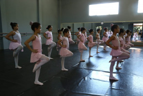 "Palco para Todos" atende mais de  500 alunos em 16 pontos da cidade