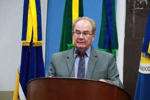 Câmara de Dourados entrega diploma em homenagem aos 50 anos da Seleta